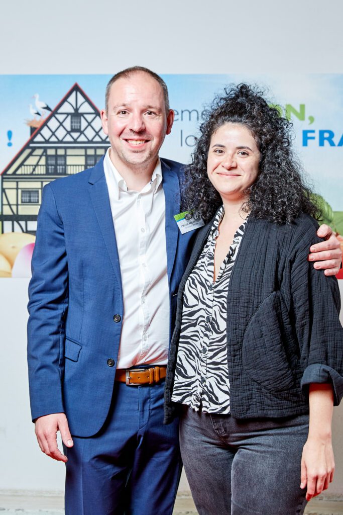 Pierre HAENTZLER, directeur général SAPAM GROUPE et Maria RIOS CORRALES, responsable marketing et communication Vivalya.